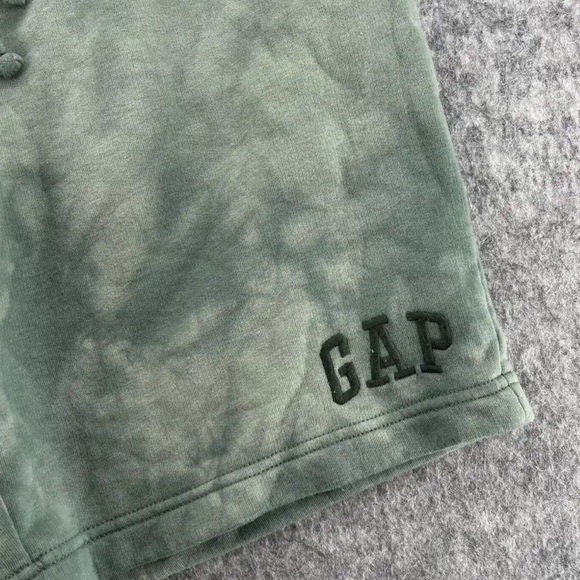 GAP Mens Green Tie Dye Logo Fleece Shorts and Sweatshirt Set in Medium - Picture 4 of 7